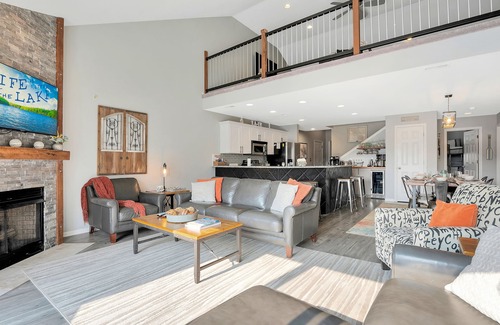 Camdenton Condominio | Fabulosa unidad de 4 dormitorios en el lago con deslizamiento de barco