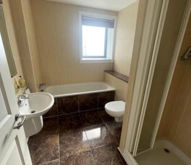 Victorian Quarter Apartamento | Fabulous and Sunny 2 bed Apartment, in City Centre
