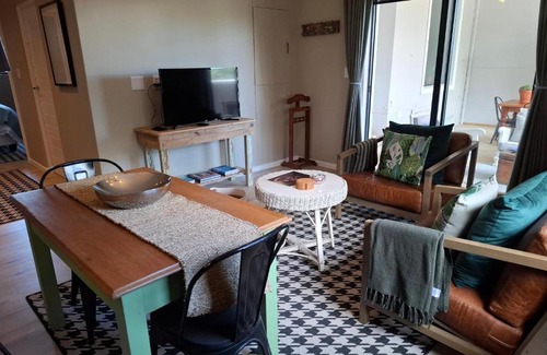 Clovelly Apartamento | Fabulous apartment next to beach and Kalkbay