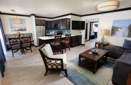 Cocoa Beach Complejo | Aug 10-17 ~ Fabulous Cocoa Beach ~ Pier ~ Charming King Queen 2-Bedroom Resort