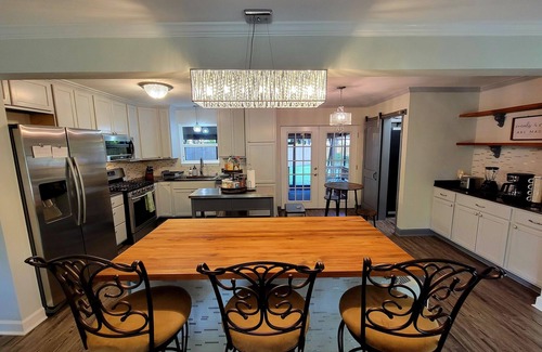 Northwest Pensacola Casa | Fabulous, cozy cottage, w Hot Tub, 20-25 mins to Pensacola & Perdido Key Beach