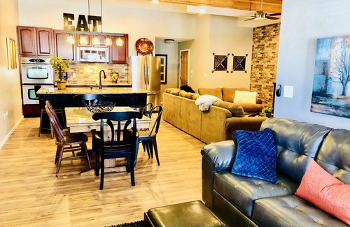 Duck Creek Village Condominio | Fabuloso hallazgo / NUEVO King CozyCondo ubicado en los pinos / Hikn '/ Central / Bryce / ZionGem