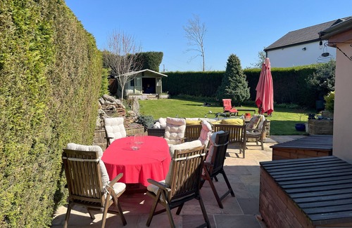 Whitkirk Casa | Fabulous fun family house in Templenewsam, Leeds. Entertainment space galore.