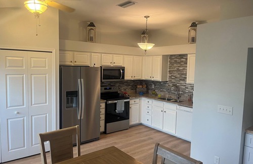 Fountain Lakes Casa | Fabulous home w/ new pool & spa. Minutes to golf, shop, dine, and fun-in-sun.