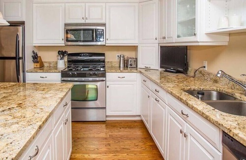 Easton's Point Cabaña | Fabulous home, walk to beach, dine outside, large yard,3 bed 2 bath