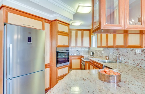 Mamilla Condominio | Fabulous Kosher Apartment 3 BR + Den in Amazing Central Location!!