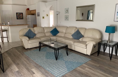 Orange Tree Villa | Fabulosa vista al lago Villa de 5 camas con orientación sur piscina / spa a 10 minutos de Disney y Wifi