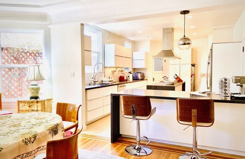 Lake Street Casa | 1124 Lake Street .....