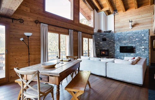 Riddes Chalet De Esquí | Fabulous Luxury Spa Chalet w. Jacuzzi Sauna