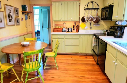 Vineyard Haven Casa | * Fabuloso Makonikey con múltiples niveles y múltiples cubiertas * * ¡CAMINA A LA PLAYA PRIVADA!