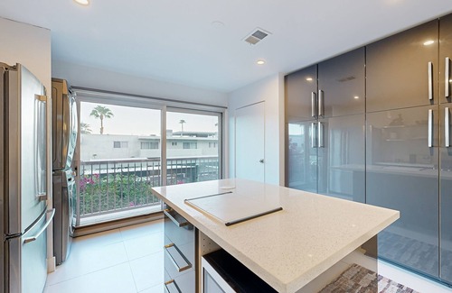 Old Las Palmas Condominio | Fabulous Mid-Century Condo in Old Las Palmas w/private patio, shared pool & spa