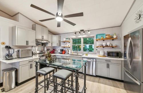 Sylva Casa | Fabulous Mountain Views-The Nut House-Sylva, NC home
