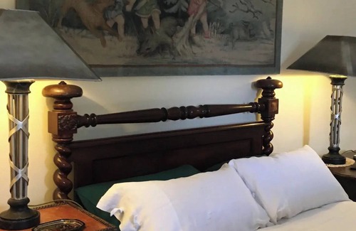Navan Otro | Fabulous Norman Castle with WiFi in Meath.
