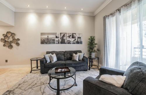 Las Vegas Apartamento | Fabulous Penthouse Apartment LAS VEGAS Strip view with resort amenities! 5 min walk to main attractions! ONLY LONG TERM RENTALS min 30 nights!