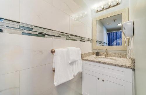 Southwest Orlando Apartamento | Fabulous Resort Condo with Heated Pool!