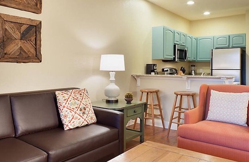 Boyne Falls Complejo | Fabulous Scenic Fall Retreat Oct 10-17
