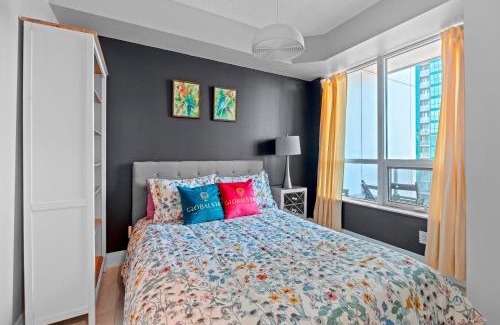 Willowdale Apartamento | Fabulous Toronto 2Br 2Ba Condo Free parking Pool Gym