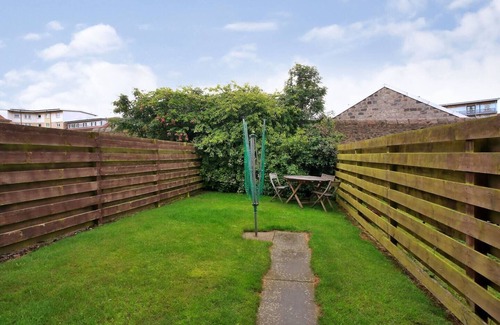 Central Aberdeen Apartamento | Fabulous Townhouse Nr. Beach & Sports!