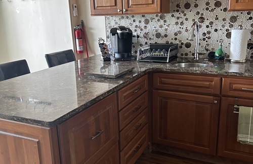 Charlevoix Condominio | Recientemente renovado suite acogedora en Charlevoix downton con una vista fabulosa!
