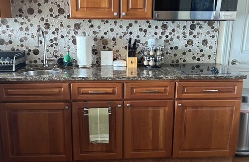 Charlevoix Condominio | Recientemente renovado suite acogedora en Charlevoix downton con una vista fabulosa!