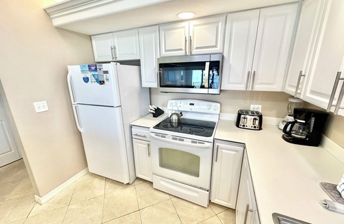 Gulf Pines Condominio | 10% de descuento en estancias de agosto! Fabulosas vistas desde este hermoso condominio. 4135 BS1