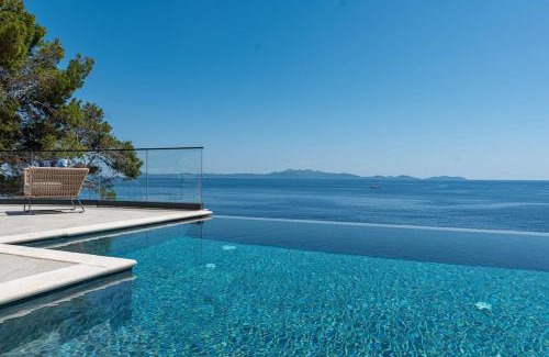 Blato Villa | Fabulous Villa Sansarea with a pool near the sea
