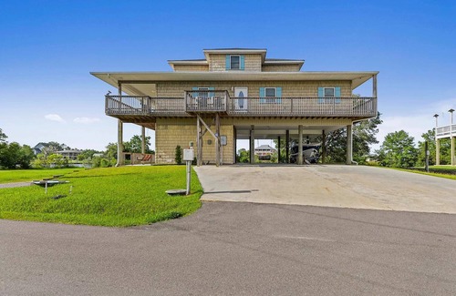 Shoreline Park Casa | Fabulous Waterfront House with Boat Launch