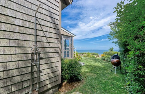 Tisbury Casa | Fabulous Waterfront house with Beach & Private Dock
