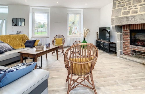 Precey Casa | Face au Mont Saint Michel, Avec Bain Nordique 9 Places et Sauna