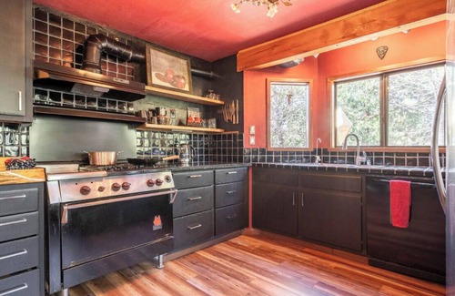 Idyllwild Cabina | Faerie House Idyllwild ~ Luxury Art Cabin with SPA ~ Sauna ~ Views