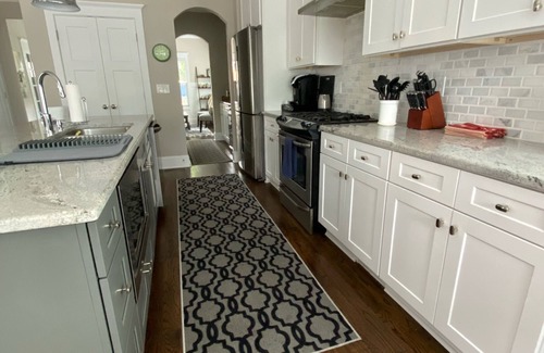 Villa Heights Casa | "Failte" Bienvenido. A solo 2 millas del Spectrum Center con Noda y plaza cerca