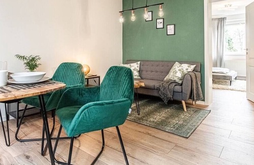 Augsburg-Goggingen Apartamento | ☆FAIR+UNI: Modern & Stylish for 4: Kitchen+Parking