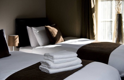 Mauchline Hotel | Fairburn Hotel