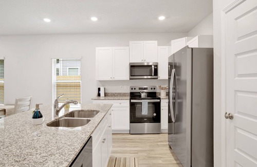 Northeast Pensacola Casa | Fairchild Coastal Townhome~ New Beaches University