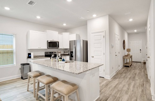 Northeast Pensacola Casa | Fairchild Coastal Townhome~ New Beaches University