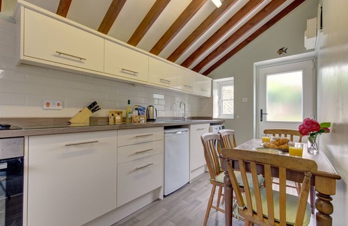 Binham Cabaña | Fairfield Cottage - a self catering cottage that sleeps 4 guests in 2 bedrooms