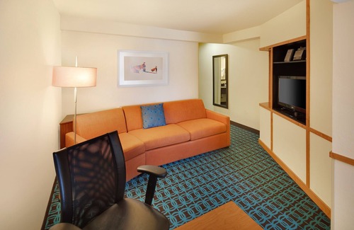 Wayne Hotel | Fairfield Inn and Suites by Marriott Indianapolis Airport