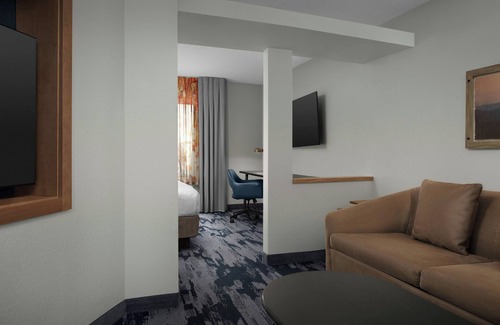 Rogers Hotel | Fairfield Inn & Suites by Marriott Rogers