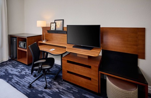 Kanata Lakes - Marchwood Lakeside - Morgan's Grant - Kanata Hotel | Fairfield Inn & Suites by Marriott Ottawa Kanata