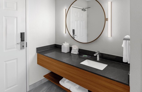 San Carlos Hotel | Fairfield Inn & Suites by Marriott San Francisco San Carlos