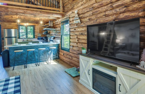 Fairhaven Casa | Fairhaven Harbor-Front Gem - Steps From the Water!