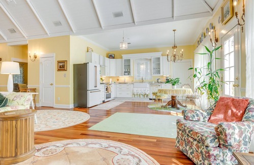 Fairhope Cabaña | Fairhope Cottage: 2 Mi to Town & Pier!