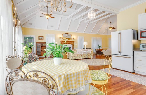 Fairhope Cabaña | Fairhope Cottage: 2 Mi to Town & Pier!