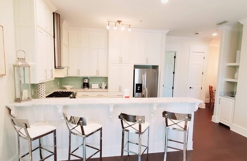 Fairhope Condominio | Fairhope Dreams, Downtown Fairhope, AL- Condo, New Orleans Style Balcony WIFI