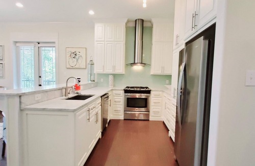 Fairhope Condominio | Fairhope Dreams, Downtown Fairhope, AL- Condo, New Orleans Style Balcony WIFI