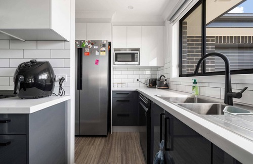 Kelso Casa | Fairleigh Dream - Modern, Spacious & Convenient