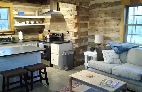 Cookeville Cabina | Fairview Dogtrot Cabin close to Cummins Falls