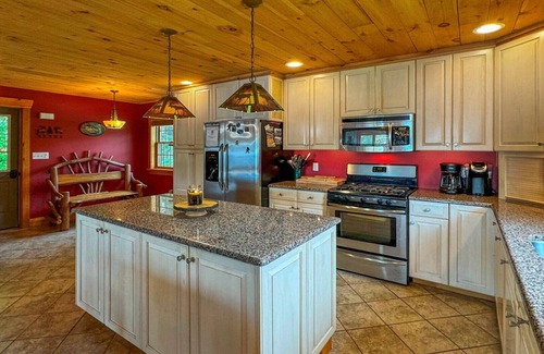 Eagle Bay Casa | Fairview Lodge on 4th Lake