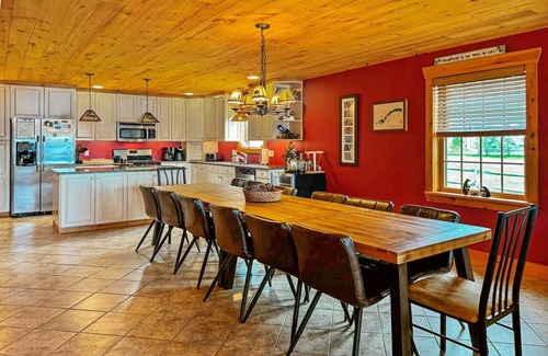 Eagle Bay Casa | Fairview Lodge on 4th Lake