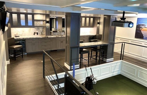 Golden Rectangle Apartamento | Fairview Way + Clubroom